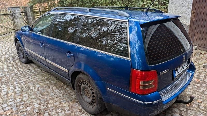 Gebraucht VW Passat Comfortline 150 PS (110 kW) 2002 Blau Kombi