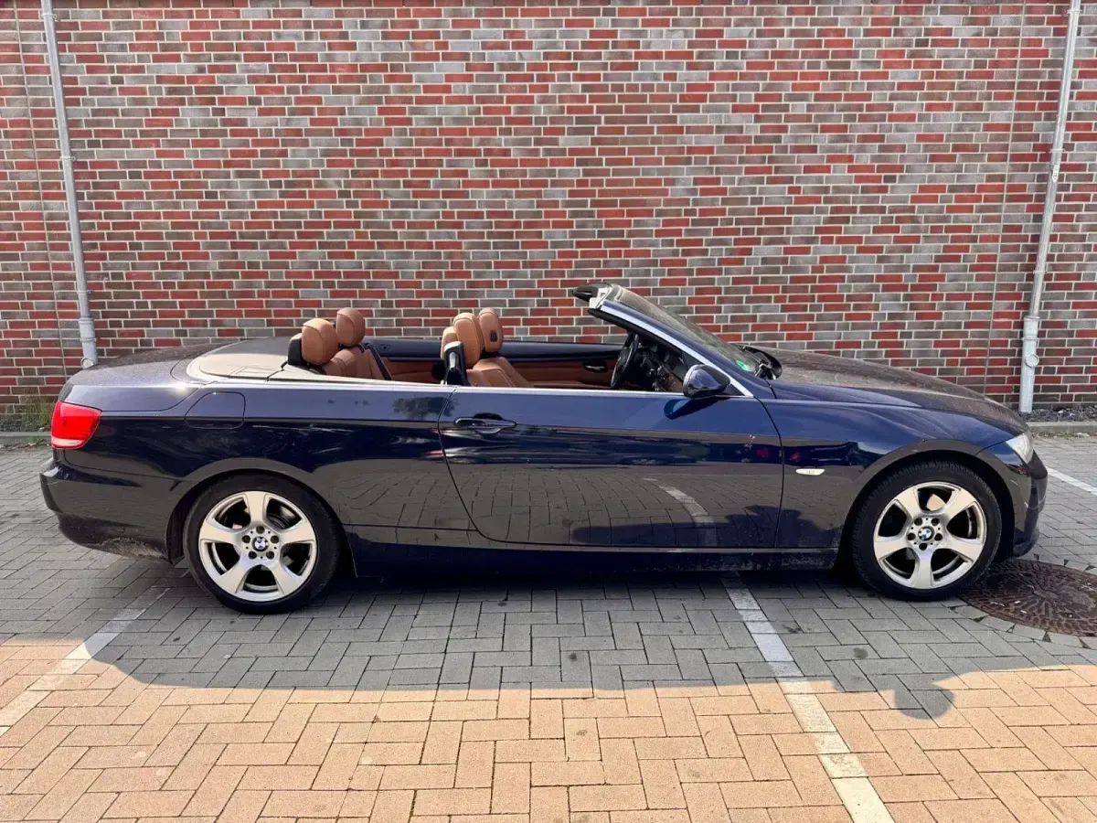 Gebraucht BMW 320 Cabriolet 177 PS (130 kW) 2008 Blau Cabrio