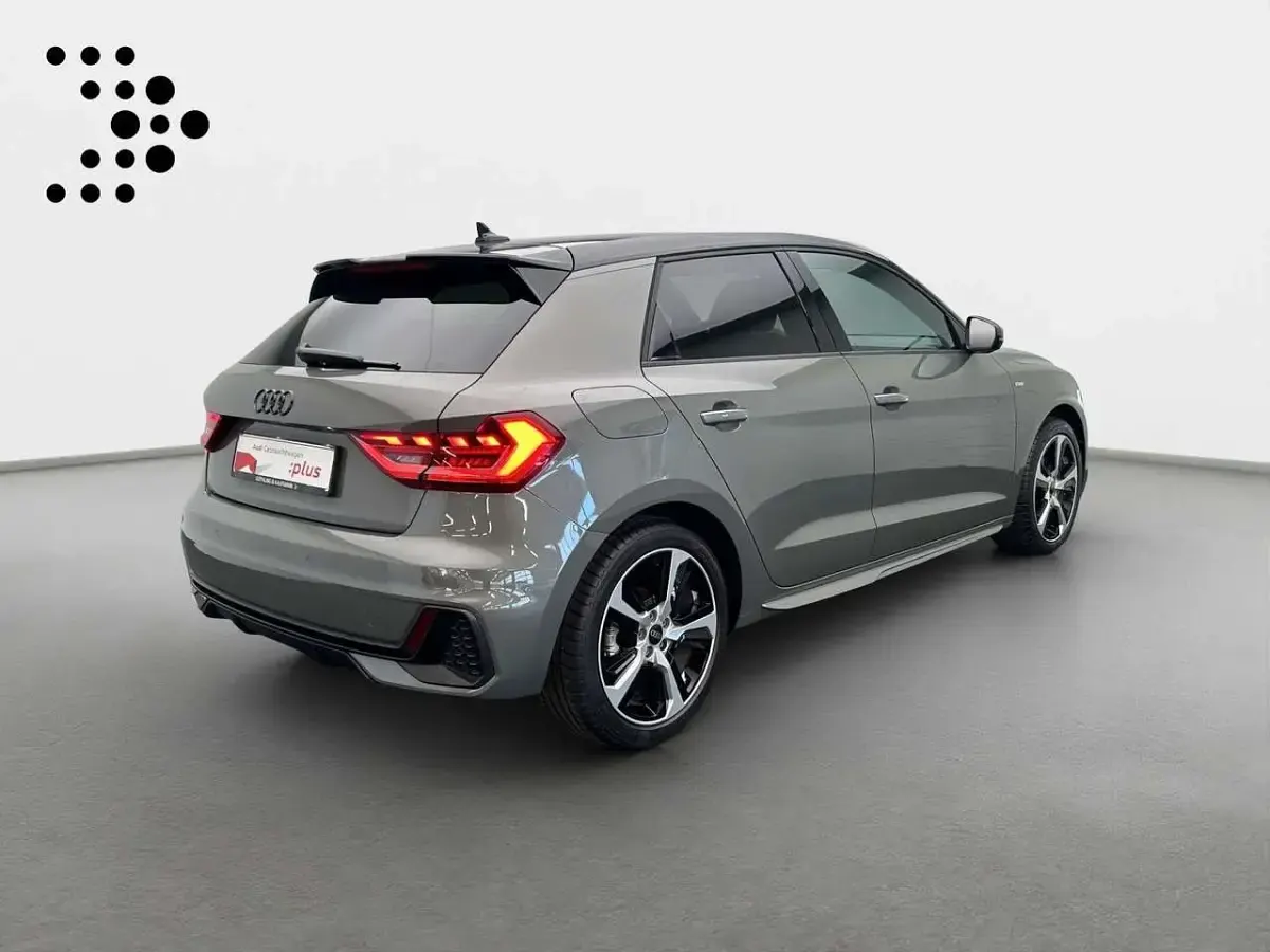 Gebraucht Audi A1 S-Line 150 PS (110 kW) 2025 Chronosgrau metallic SUV