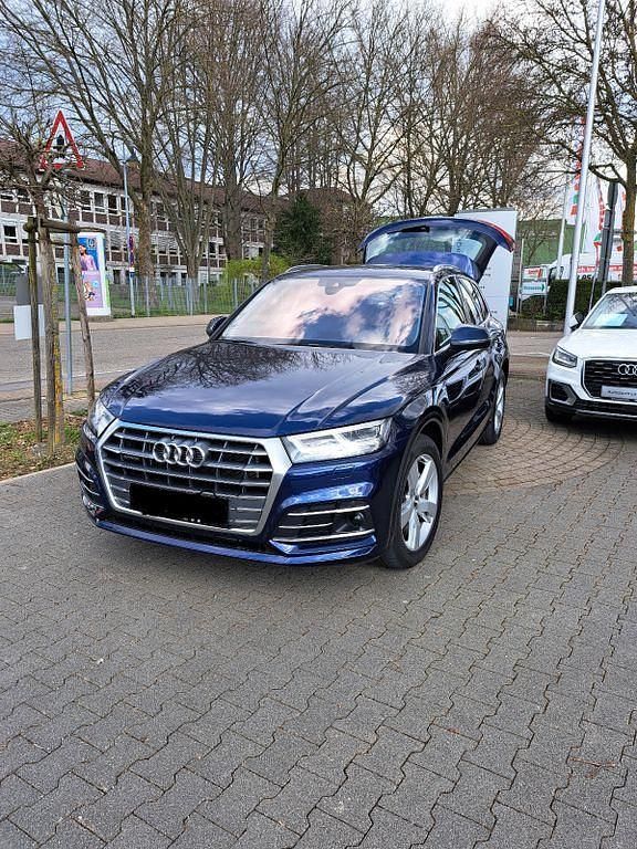 Blau Gebraucht 2020 Audi Q5 Ambiente SUV | 26.500 € (Superpreis) - Bild 1/2
