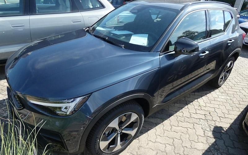 Neu Volvo XC40 Ultra 163 PS (119 kW) 2025 Denim blue (blau) SUV