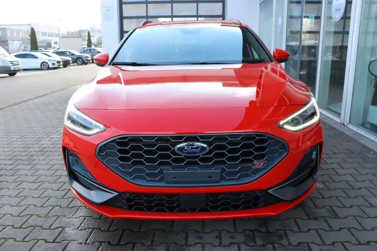 Nuevo Ford Focus ST 280 CV (205 kW) 2025 Rojo Berlina