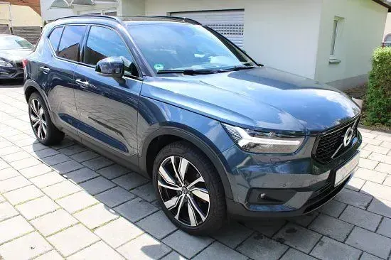 Gebraucht Volvo XC40 Plus 179 PS (131 kW) 2022 Denimblue (metallic) SUV