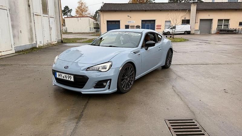 Blau Gebraucht 2019 Subaru BRZ Coupé | 28.500 € (Teuer) - Bild 1/4