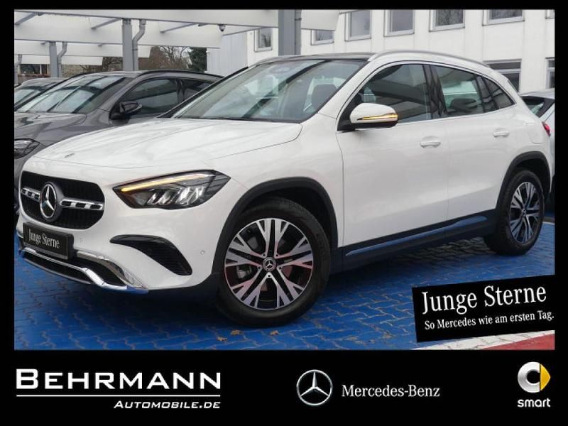 Unilack polarweiß Gebraucht 2024 Mercedes GLA180 SUV | 40.979 € (Teuer) - Bild 1/4