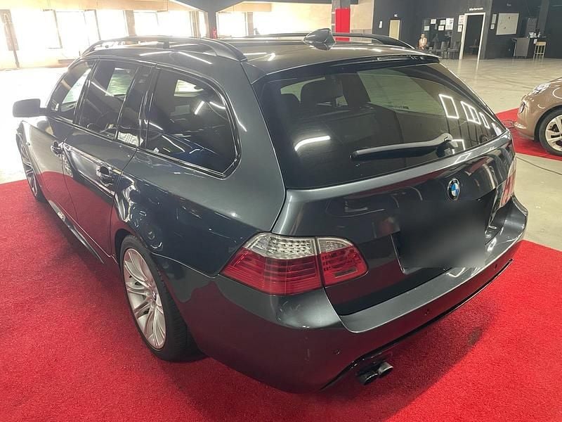 Gebraucht BMW 530 M Sport 235 PS (172 kW) 2009 Grau Kombi