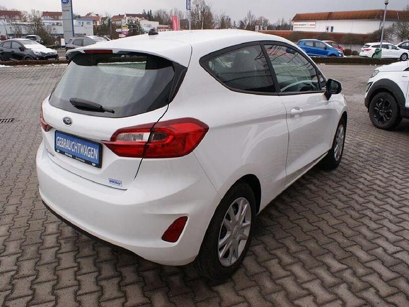Gebraucht Ford Fiesta Trend 71 PS (52 kW) 2019 Frostweiß Kleinwagen