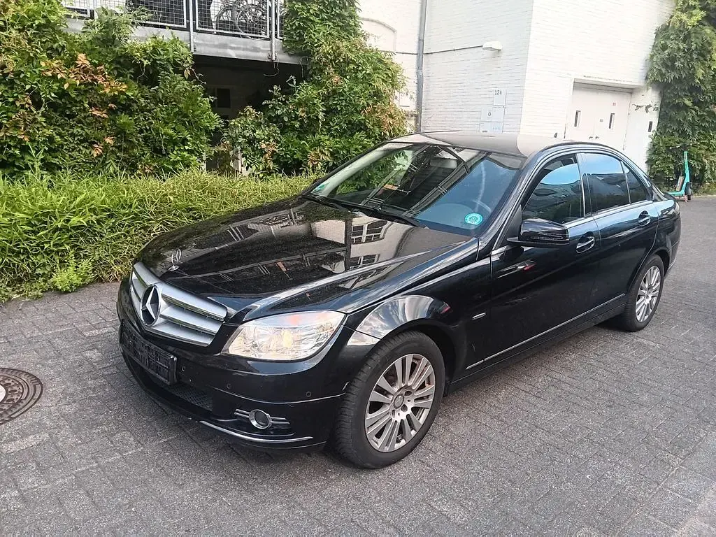 Gebraucht Mercedes C250 204 PS (150 kW) 2011 Schwarz Limousine