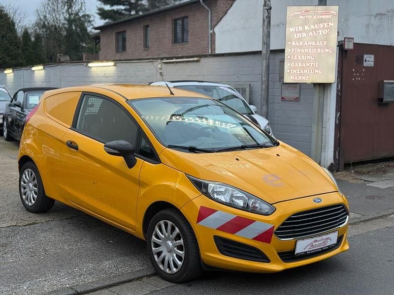 Gebraucht Ford Fiesta 82 PS (60 kW) 2013 Weiß Van