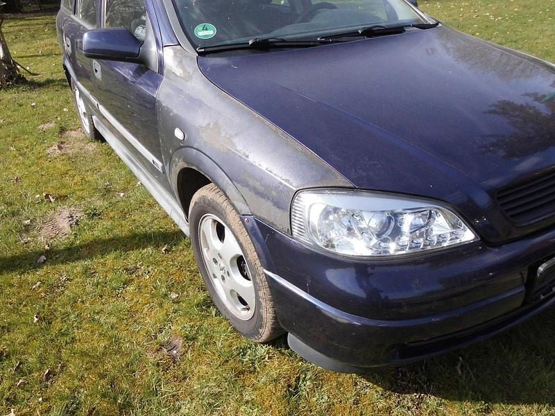 Gebraucht Opel Astra 101 PS (74 kW) 2001 Blau Kombi