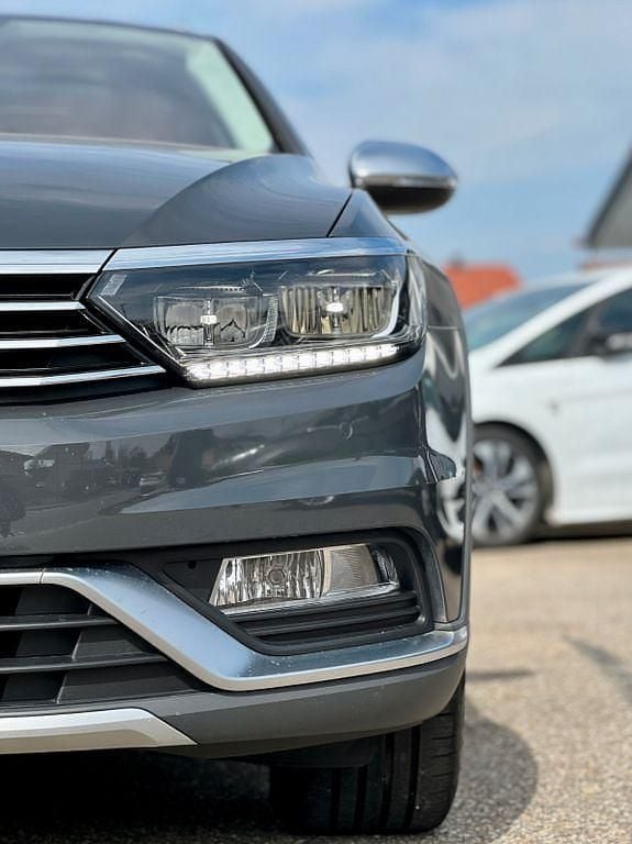 Gebraucht VW Passat Alltrack 239 PS (175 kW) 2018 Uranograu Kombi