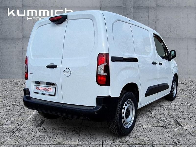 Neu Opel Combo 102 PS (75 kW) 2026 Weiß Limousine