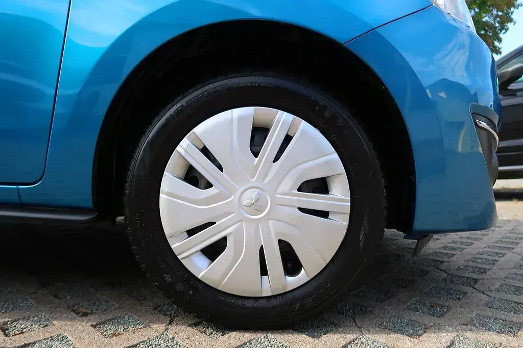 Gebraucht Mitsubishi Space Star 71 PS (52 kW) 2020 Blau Kleinwagen