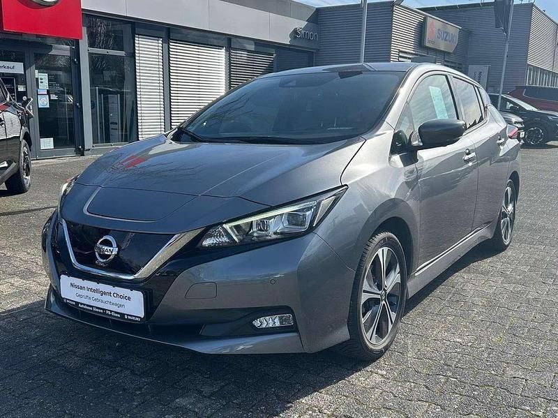 Gebraucht Nissan Leaf Tekna 110 kW (150 PS) 2022 Gun metallic Kleinwagen