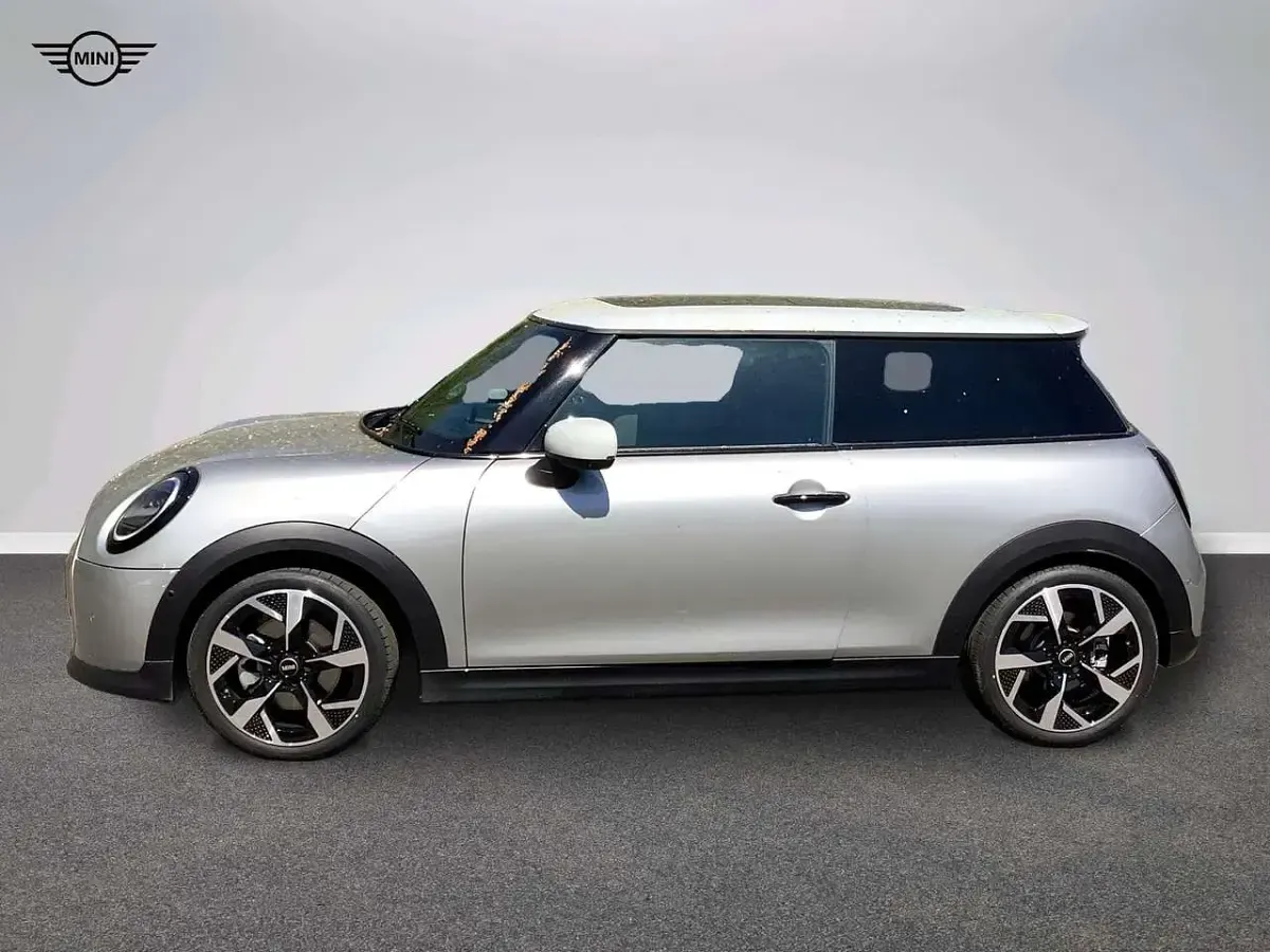 Gebraucht Mini Cooper S Favoured 204 PS (150 kW) 2024 Grau Kleinwagen