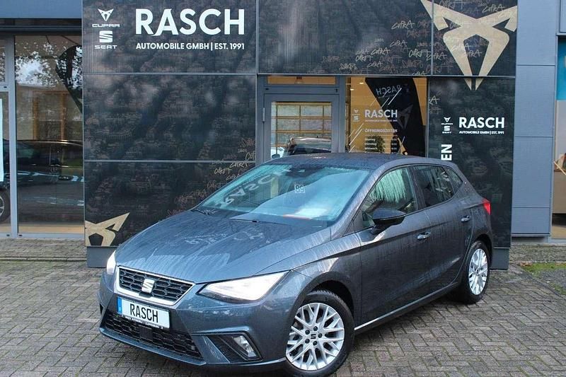 Grau Gebraucht 2024 Seat Ibiza FR Kleinwagen | 20.950 € (Fairer Preis) - Bild 1/4