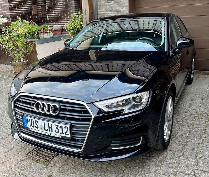 Schwarz Gebraucht 2017 Audi A3 Sportback Sport Kleinwagen | 13.900 € (Guter Preis) - Bild 1/4
