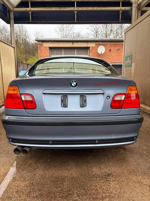 Gebraucht BMW 325 192 PS (141 kW) 2000 Blau Limousine