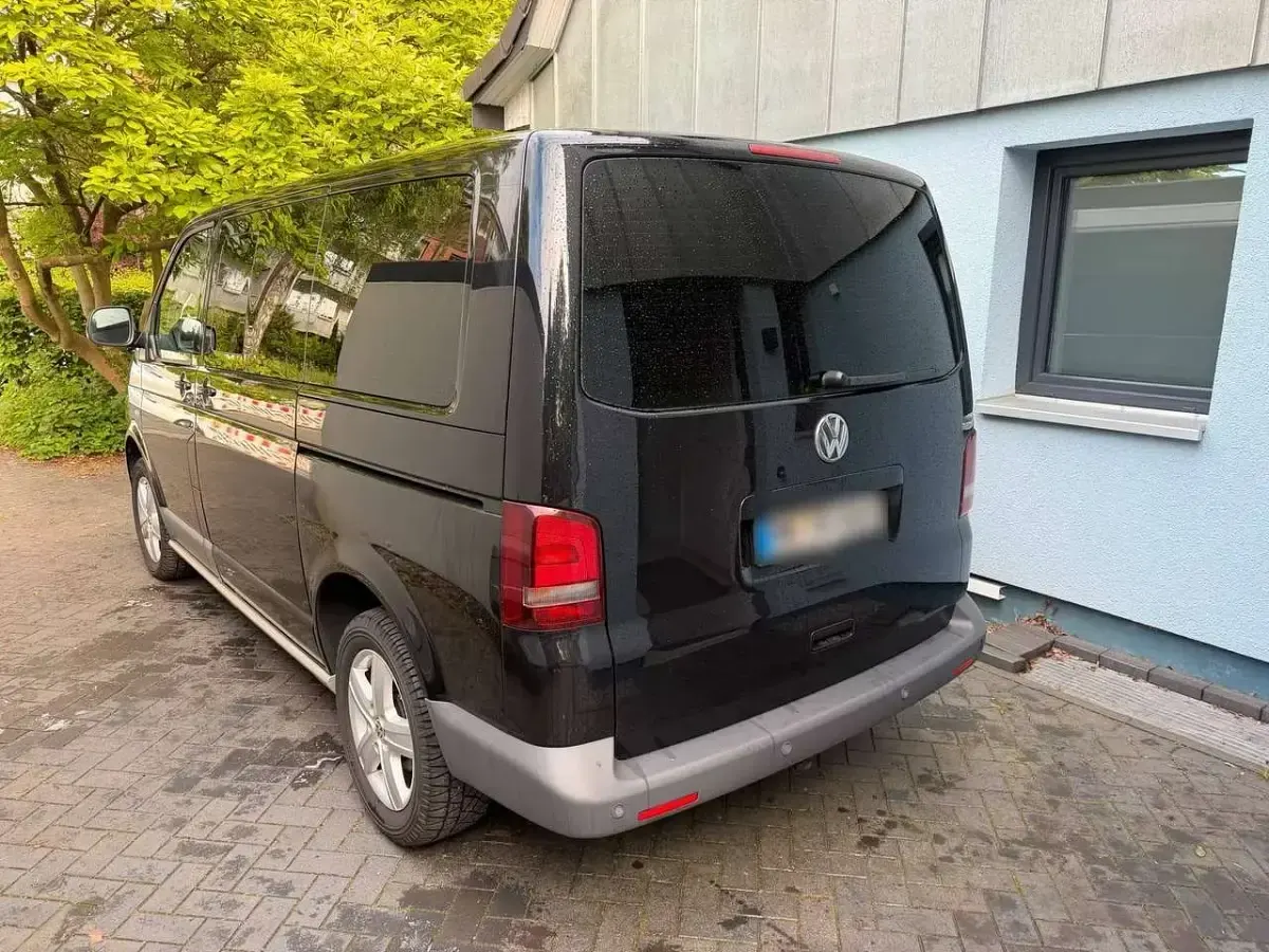 Gebraucht VW Multivan PanAmericana 180 PS (132 kW) 2011 Schwarz Van / Kleinbus