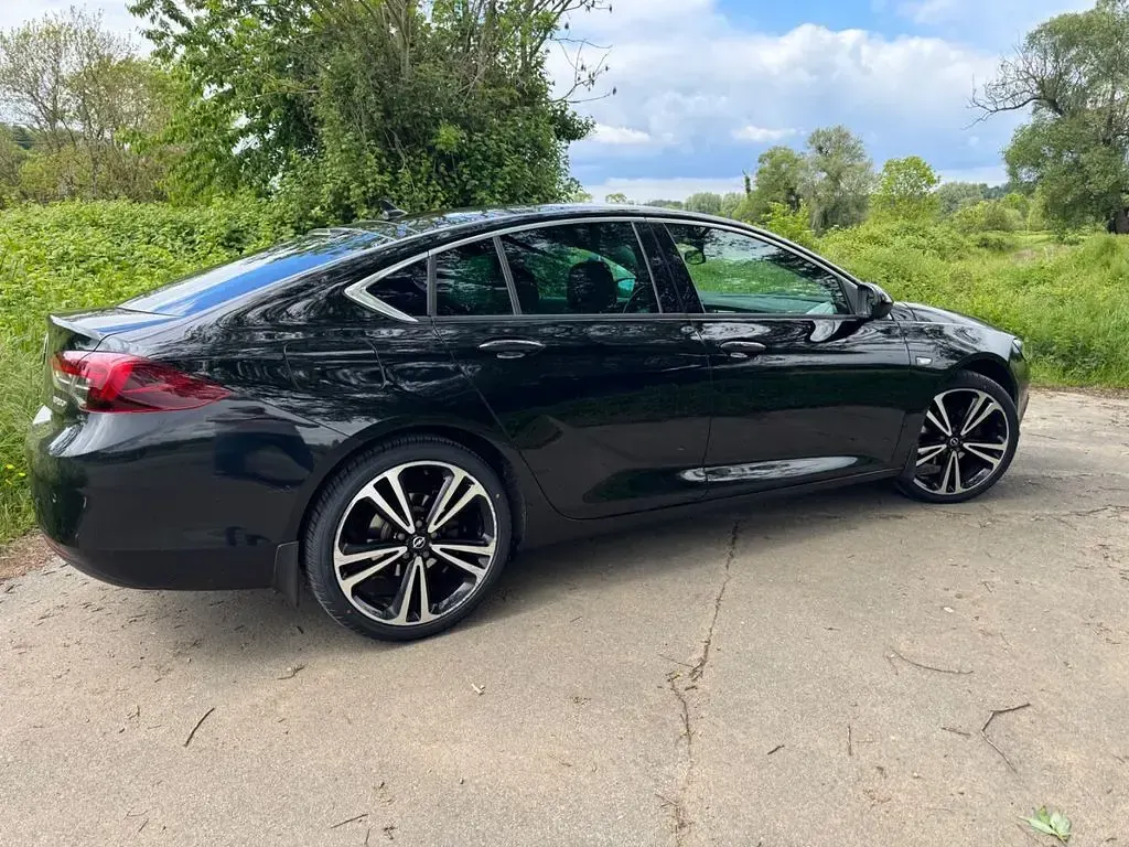 Gebraucht Opel Insignia Business Innovation 165 PS (121 kW) 2018 Schwarz Limousine