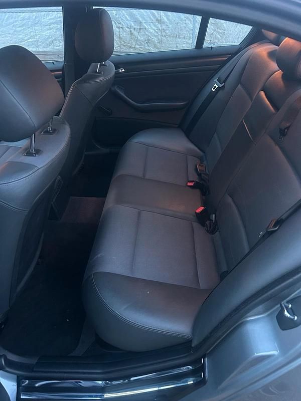 Gebraucht BMW 318 143 PS (105 kW) 2004 Grau Limousine