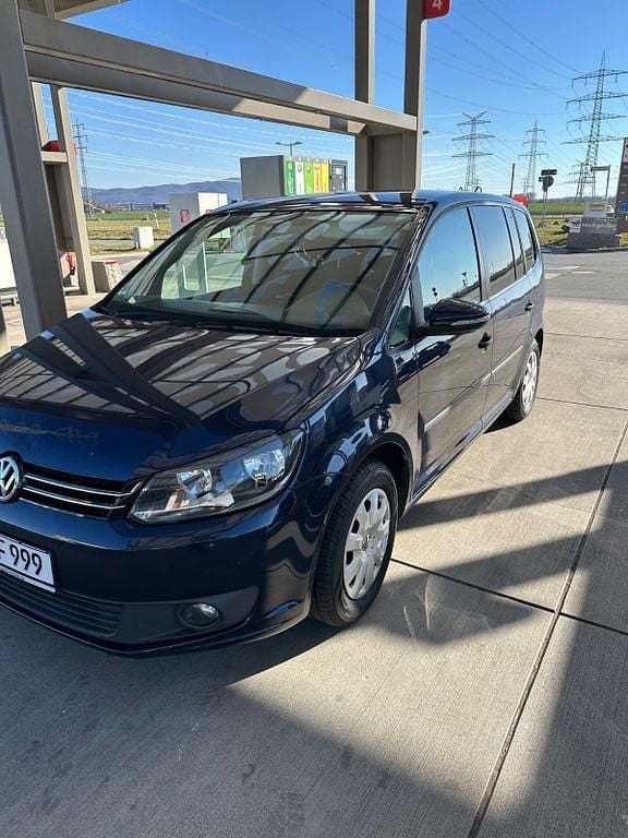 Blau Gebraucht 2014 VW Touran Comfortline Van / Kleinbus | 5.501 € (Superpreis) - Bild 1/4