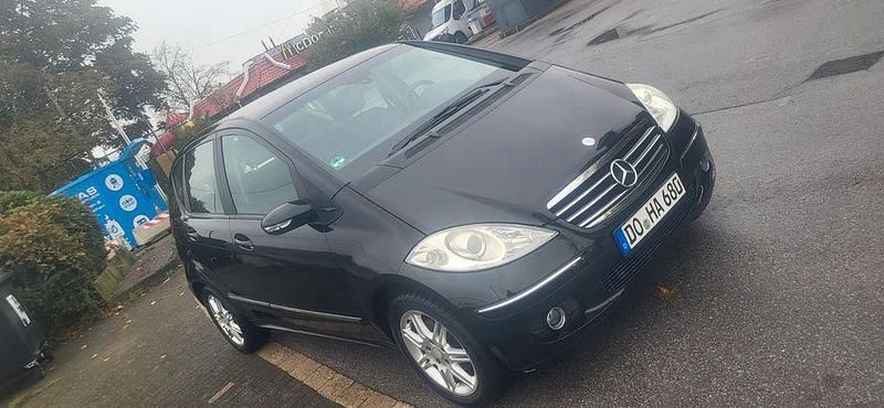 Schwarz Gebraucht 2005 Mercedes A180 Avantgarde Limousine | 1.999 € (Teuer) - Bild 1/4