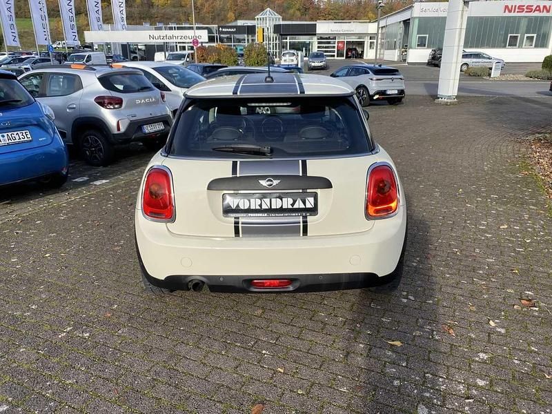 Gebraucht Mini Cooper Salt 75 PS (55 kW) 2016 Weiß Kleinwagen