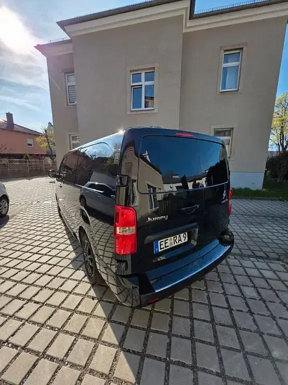 Używany Citroën Jumpy 177 KM (130 kW) 2021 Czarny Minivan
