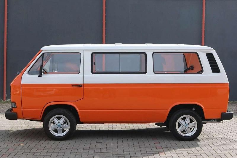 Second-hand VW Multivan 69 CP (50 kW) 1991 Portocaliu Monovolum