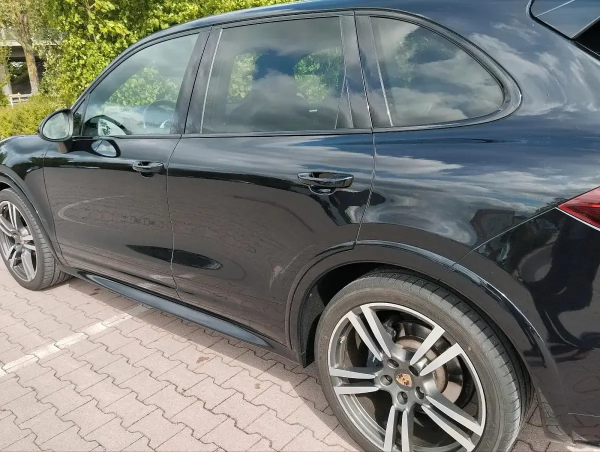 Second-hand Porsche Cayenne 245 CP (180 kW) 2014 Negru SUV