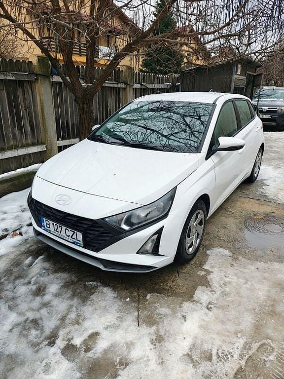 Gebraucht Hyundai i20 Select 84 PS (61 kW) 2024 Weiß Kleinwagen