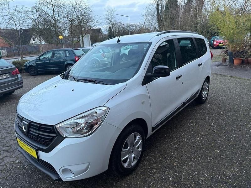 Gebraucht Dacia Lodgy 102 PS (75 kW) 2021 Weiß Van / Kleinbus