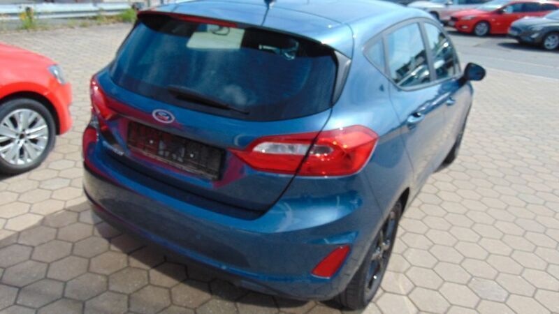 Second-hand Ford Fiesta Cool & Connect 101 CP (74 kW) 2020 Albastru Hatchback