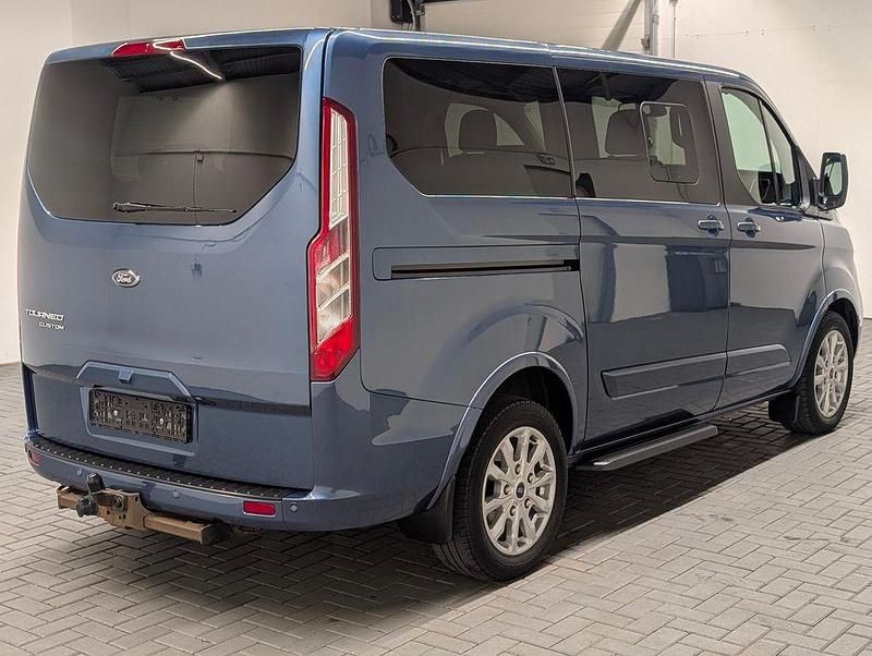 Gebraucht Ford Tourneo Titanium 185 PS (136 kW) 2020 Blau Van / Kleinbus