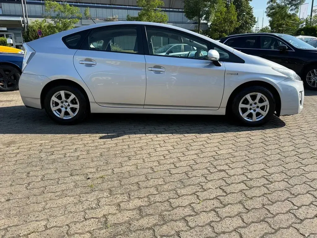 Gebraucht Toyota Prius Basis 99 PS (72 kW) 2009 Silber Kleinwagen