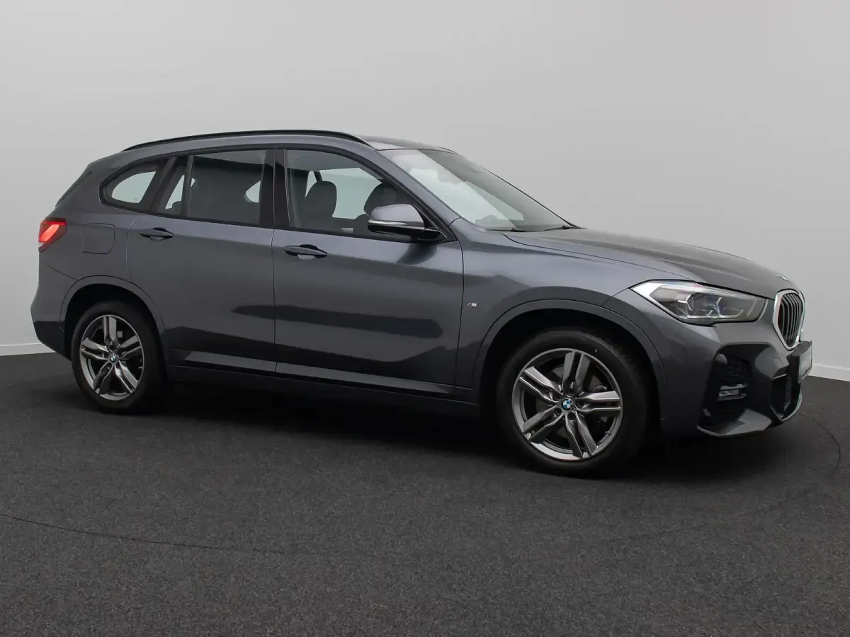 Gebraucht BMW X1 M Sport 190 PS (139 kW) 2022 Mineralgrau  b39schwarz SUV
