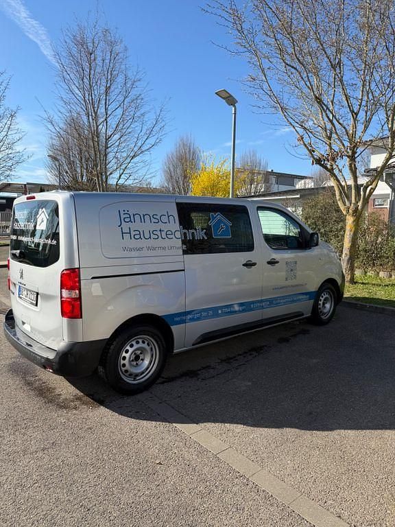 Gebraucht Peugeot Expert Premium 116 PS (85 kW) 2018 Grau Van