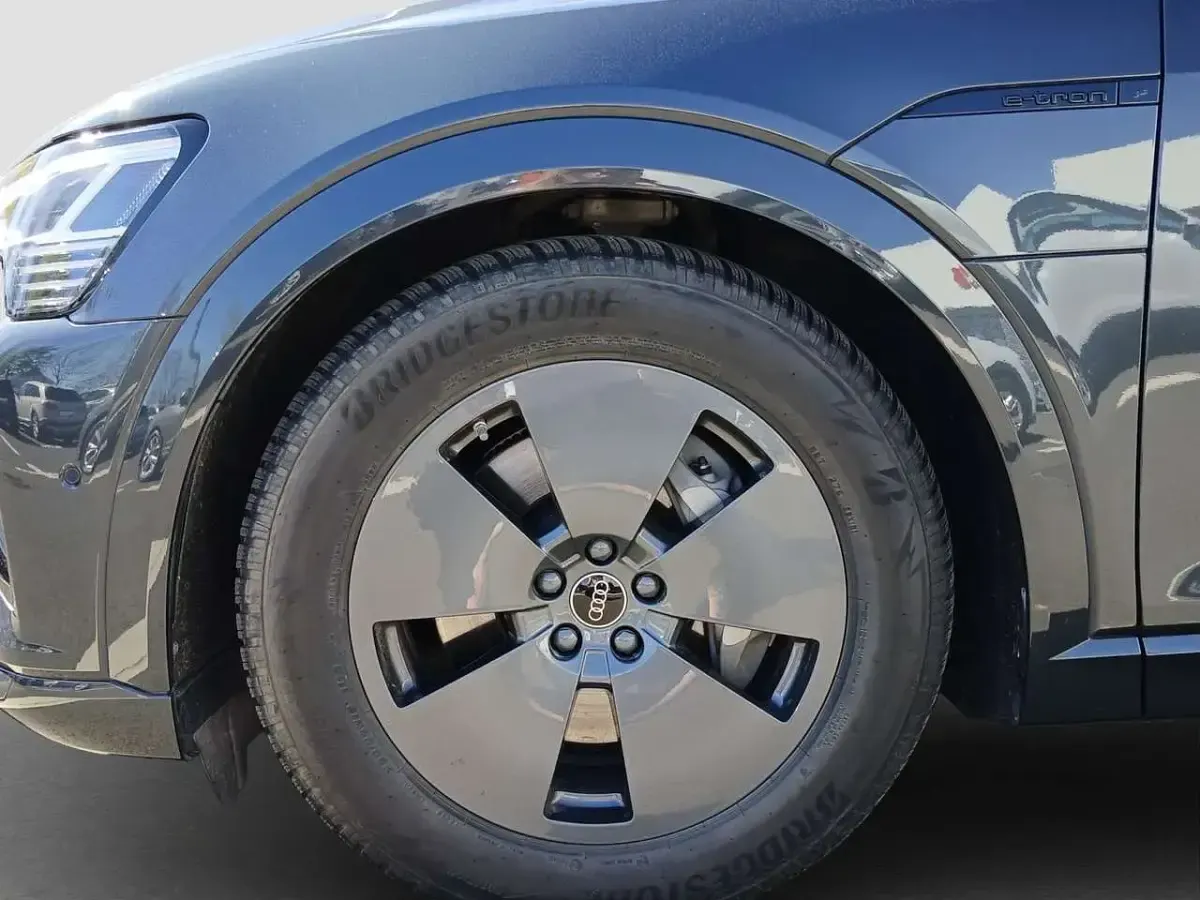 Occasion Audi Q8 e-tron Advanced 300 kW (408 ch) 2025 Gris SUV