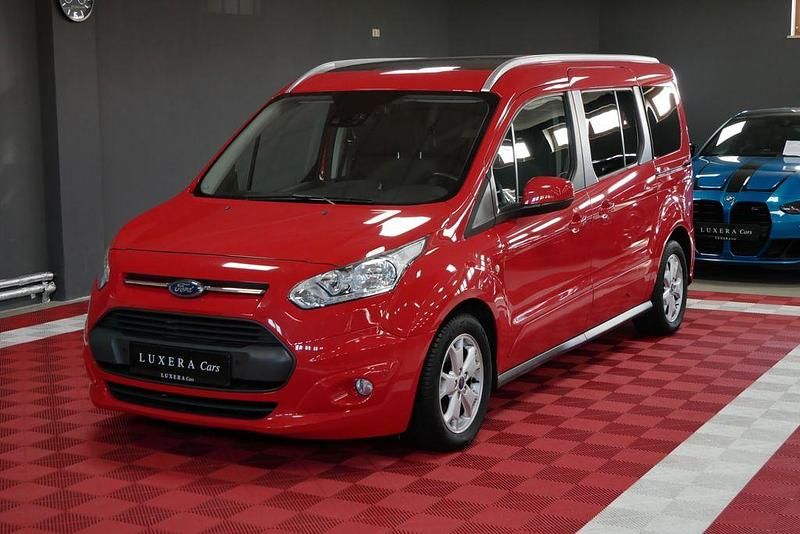 Rot Gebraucht 2017 Ford Grand Tourneo Connect Titanium Van / Kleinbus | 14.990 € (Guter Preis) - Bild 1/4