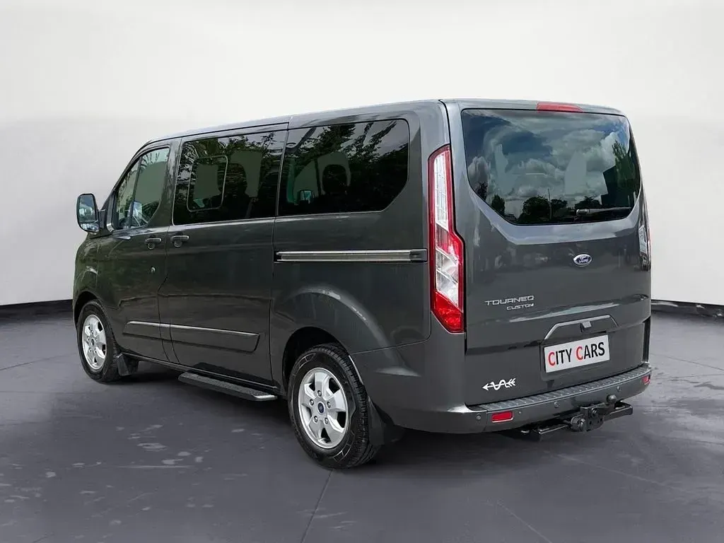 Occasion Ford Tourneo Titanium 170 ch (125 kW) 2017 Gris Break