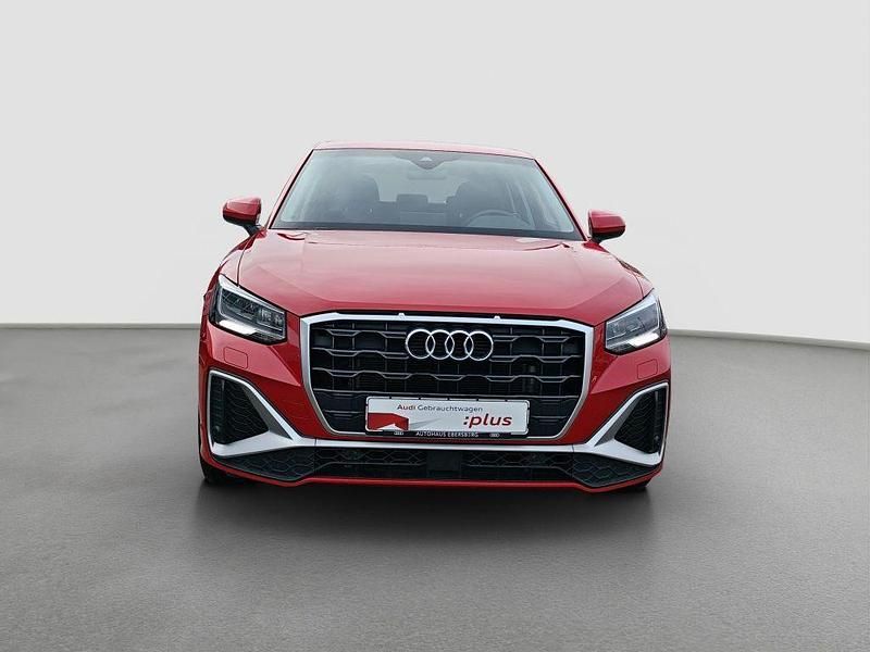 Gebraucht Audi Q2 S-Line 150 PS (110 kW) 2023 Rot SUV