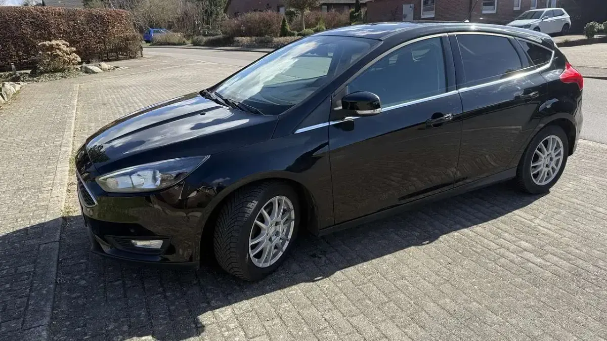 Używany Ford Focus Cool & Connect 120 KM (88 kW) 2018 Czarny Hatchback