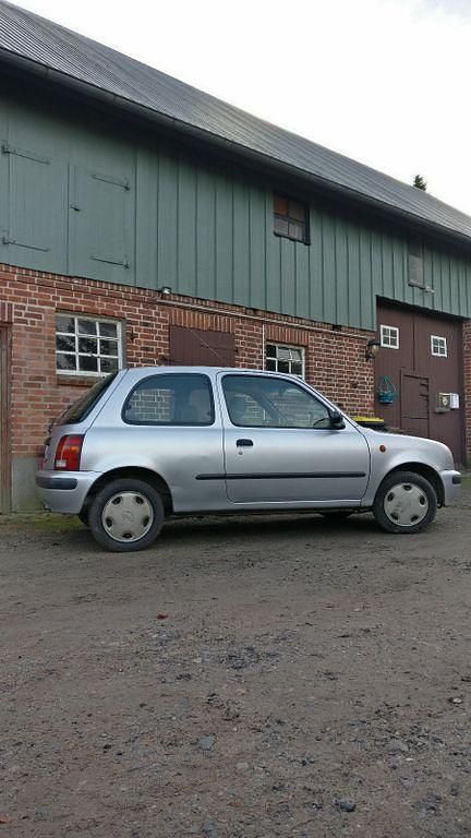 Gebraucht Nissan Micra 54 PS (39 kW) 1997 Silber Kleinwagen