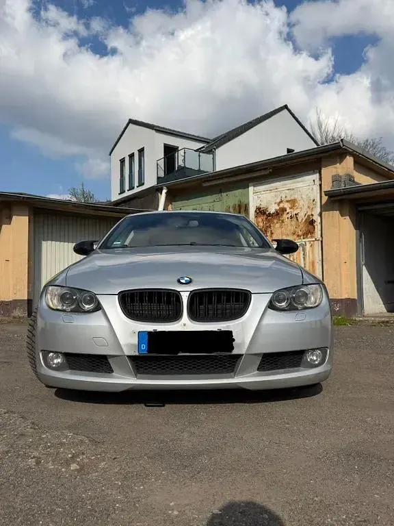Gebraucht BMW 320 Performance 170 PS (125 kW) 2007 Silber Coupé