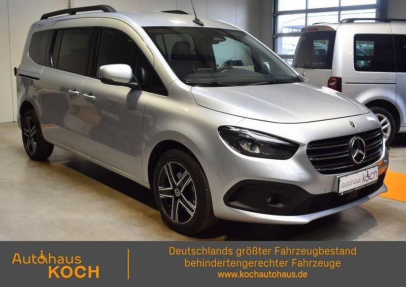 Gebraucht Mercedes T180 Progressive 131 PS (96 kW) 2025 Lackfarbe helvinsilber metalli Van / Kleinbus