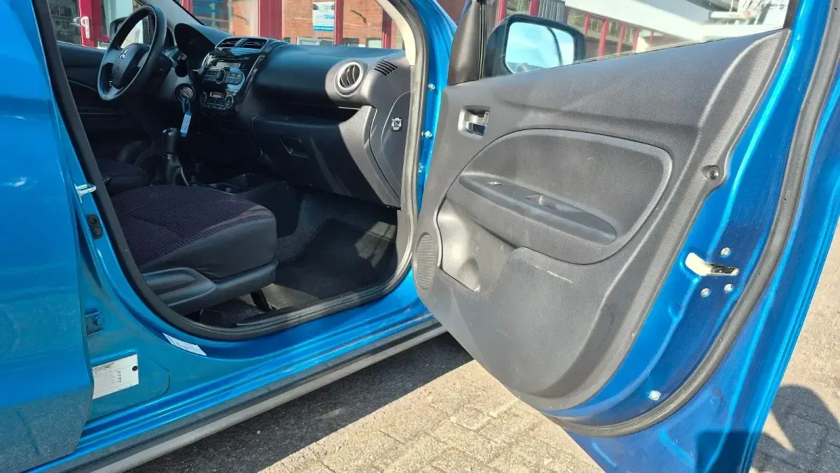 Gebraucht Mitsubishi Space Star Top 80 PS (58 kW) 2013 Blau Van / Kleinbus