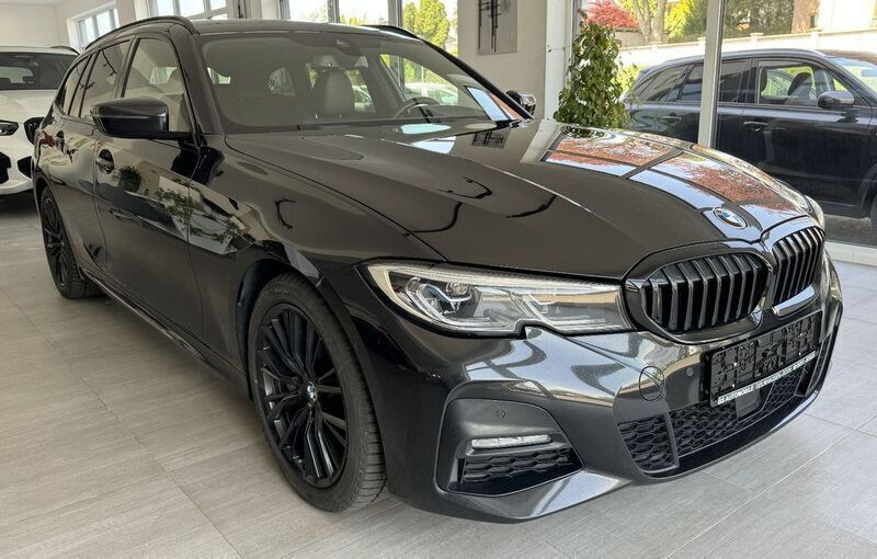 Schwarz Gebraucht 2022 BMW 330 M Sport Limousine | 24.900 € (Guter Preis) - Bild 1/4