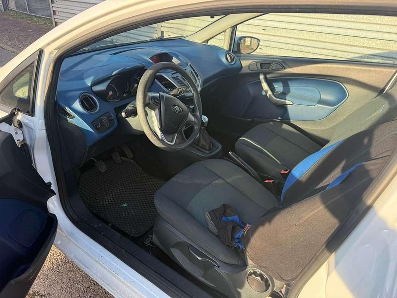 Gebraucht Ford Fiesta Trend 80 PS (58 kW) 2009 Weiß Kleinwagen