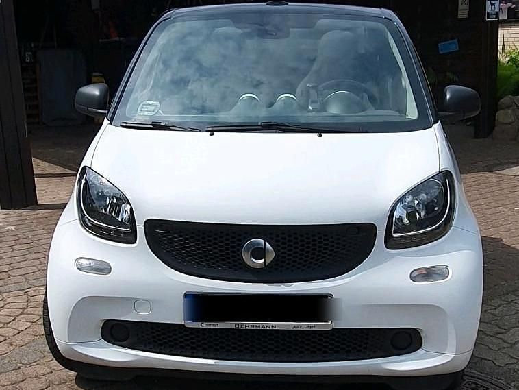 Gebraucht Smart ForTwo Cabrio Basis 71 PS (52 kW) 2019 Andere farben Cabrio